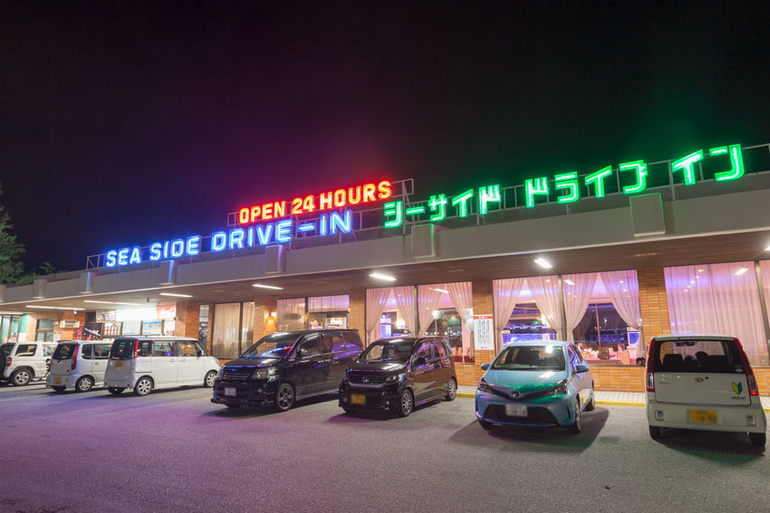 写真映えスポットも穴場ビーチも、自由に回れるのはレンタカーだから【沖縄大洋レンタカー】