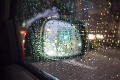 雨の日の移動、我慢しない。レンタカーという選択　沖縄大洋レンタカー那覇空港店