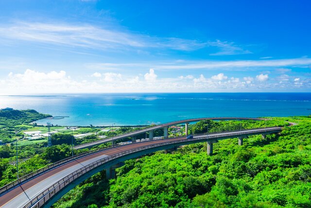 沖縄の絶景を走り尽くそう。自由な旅はレンタカーから　沖縄大洋レンタカー那覇空港店