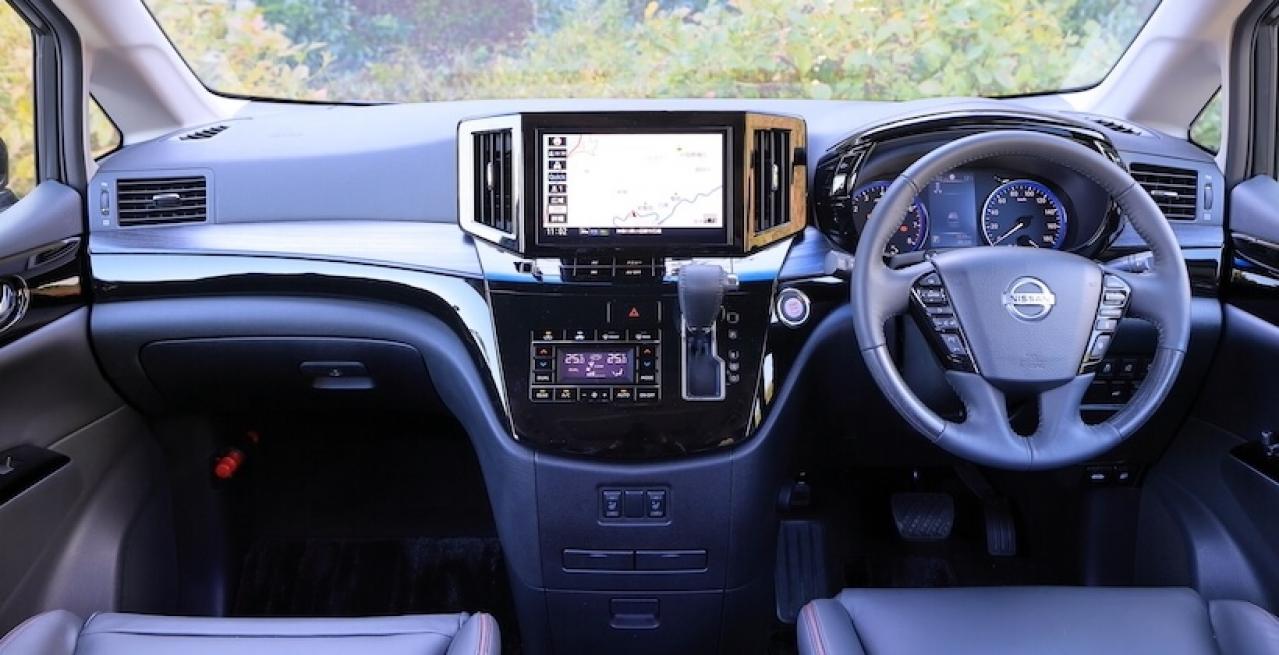 清潔感あふれる車内で、あなたの旅を最優先でスタートさせます。｜沖縄大洋レンタカー那覇空港店