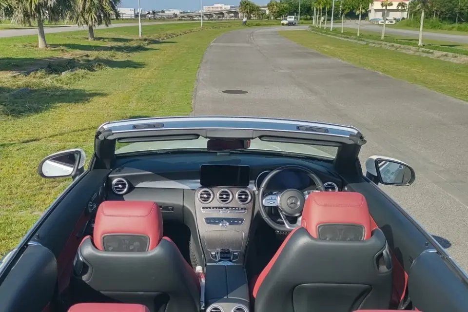 「あ、車が空いてる！」夏の沖縄旅、ここから見つけてください｜沖縄大洋レンタカー那覇空港店