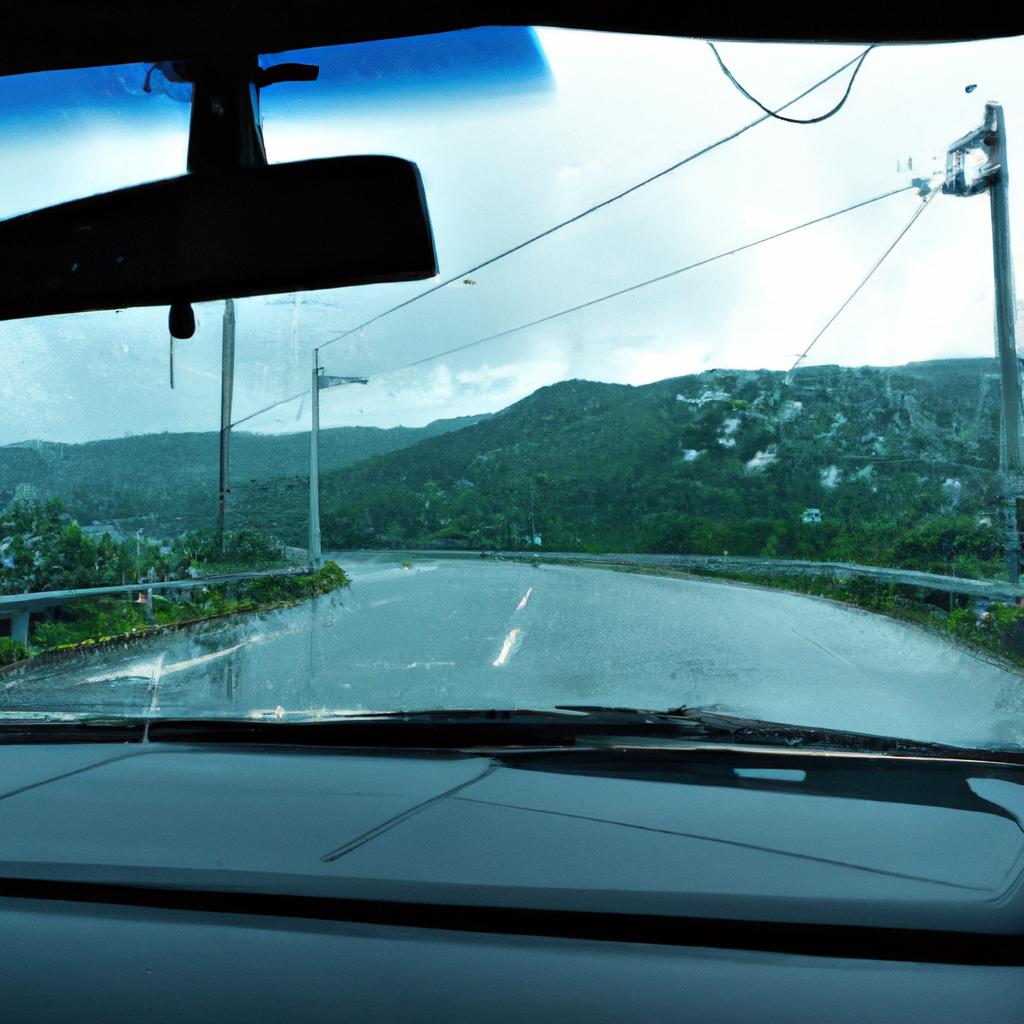 雨空に映える沖縄の魅力をドライブで体感しよう！